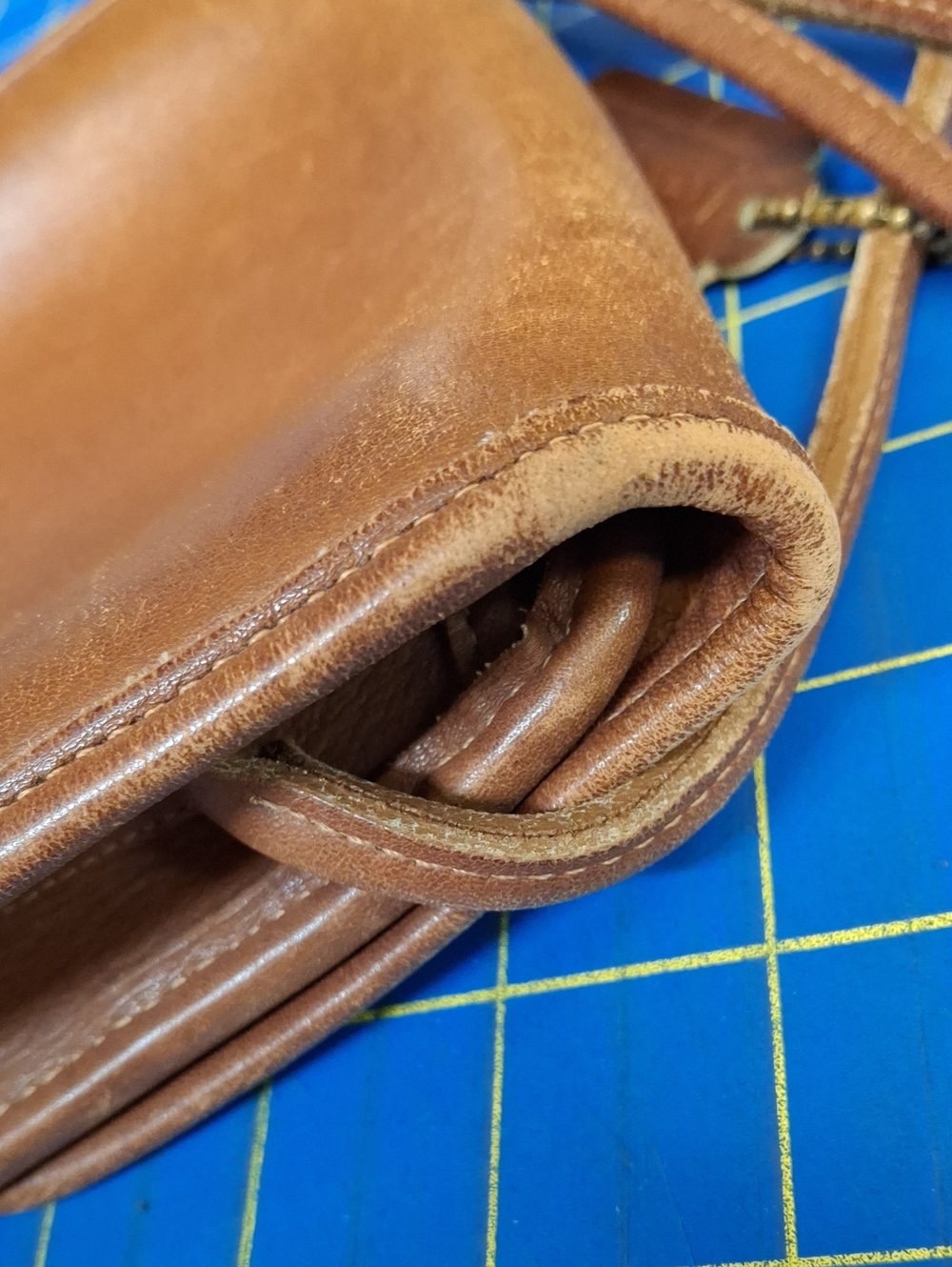 Vintage Coach Brown Leather Crossbody Bag Turn-Lock Brass Closure - Picture 10 of 16